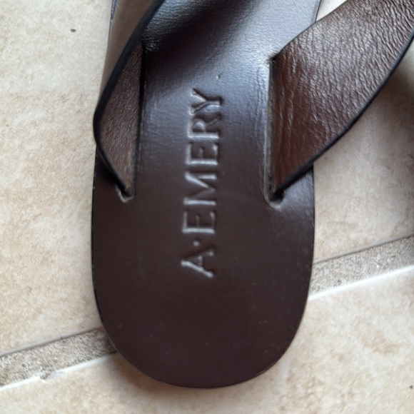 A EMERY KINTO LEATHER THONG SANDALS - Picture 2 of 7